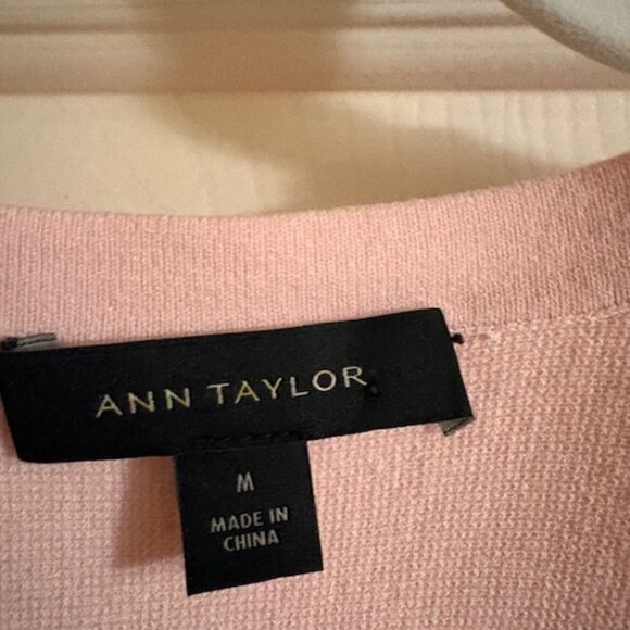 Ann Taylor pale pink sleeveless sweater M - Picture 2 of 3